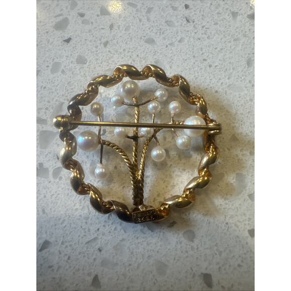 Vinage Winard 12k GF Cultured Pearls Circle Pin - Picture 6 of 7